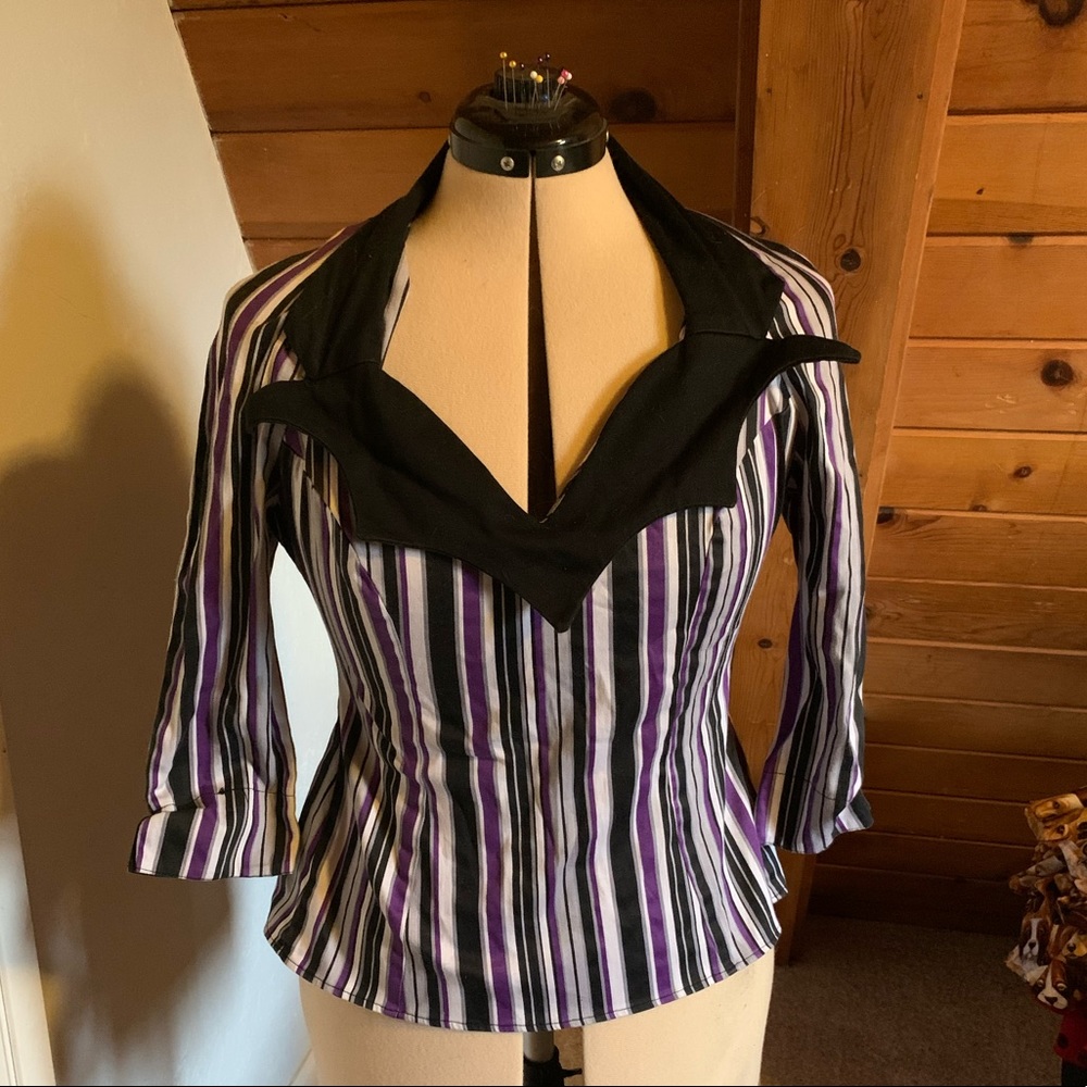 Pinup girl  couture bat neckline top